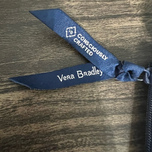 NWT-Vera Bradley Women's Cotton Zip ID Case Wallet, Snow Globe Motifs - Picture 10 of 11